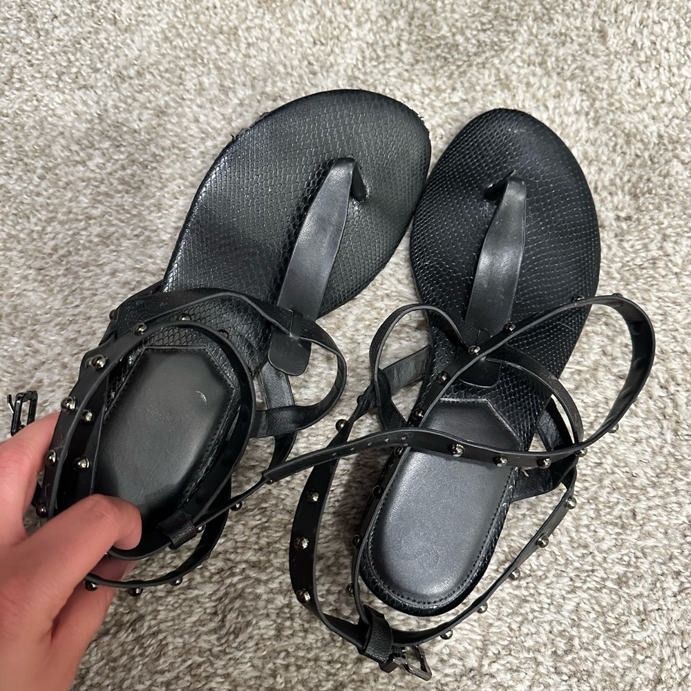 Revolve wrap sandals - Picture 3 of 3
